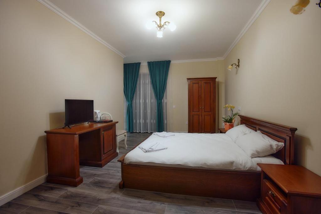Hotel Imperium Botiz 外观 照片