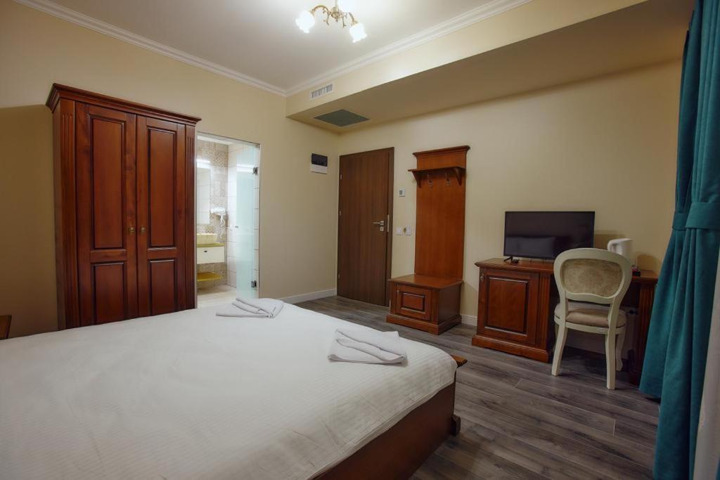 Hotel Imperium Botiz 外观 照片